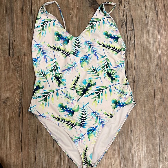 Forever 21 Swimsuit - Picture 1 of 2